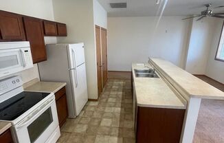 1 bed, 1 bath, 650 sqft, $1,300, Unit 103