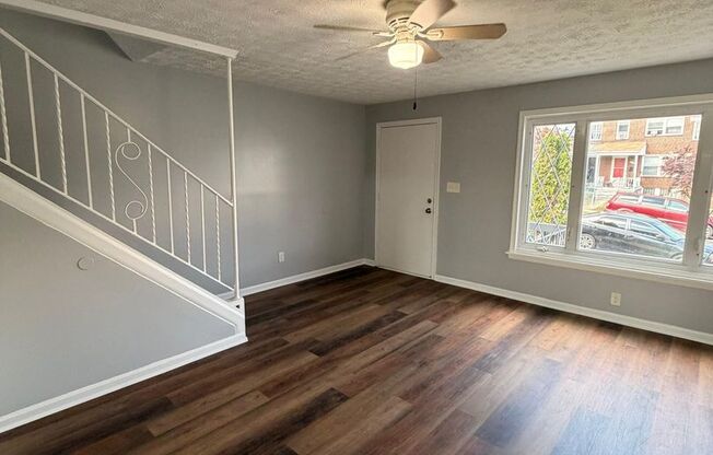 932 Elton Ave For Rent !