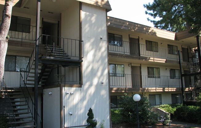 1 bed, 1 bath, 580 sqft, $995, Unit 37