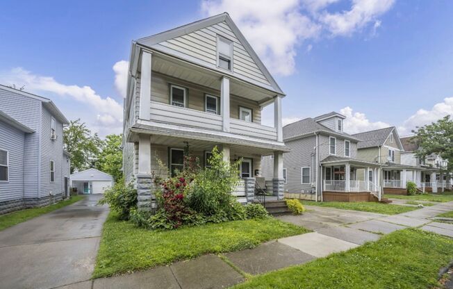 2bd/1b UPSTAIRS 4-plex Cash Pay