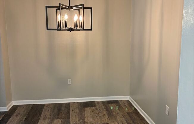 REMODELED NW RALEIGH 3 BEDROOM CONDO IN MARTINIQUE--SWIMMING POOL- UPDATED PRIMARY BATHROOM