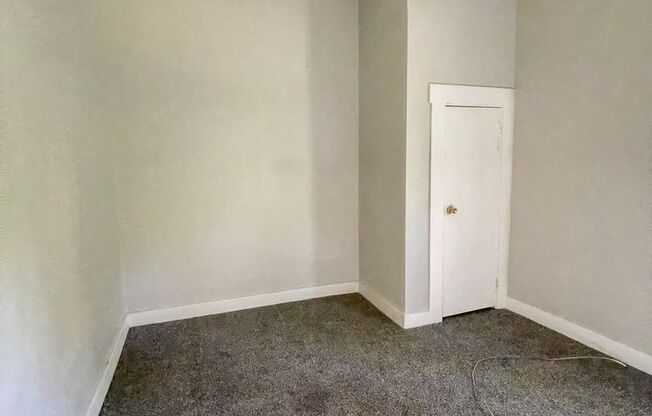 3 beds, 1 bath, $1,200