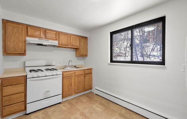 2 beds, 1 bath, 850 sqft, $949, Unit 10601 Lindberg Ave. A3- Apt. 3