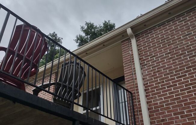 Lovely Two Bedroom/Two Bath Condo - THREE MINUTES AWAY FROM FORT JACKSON!