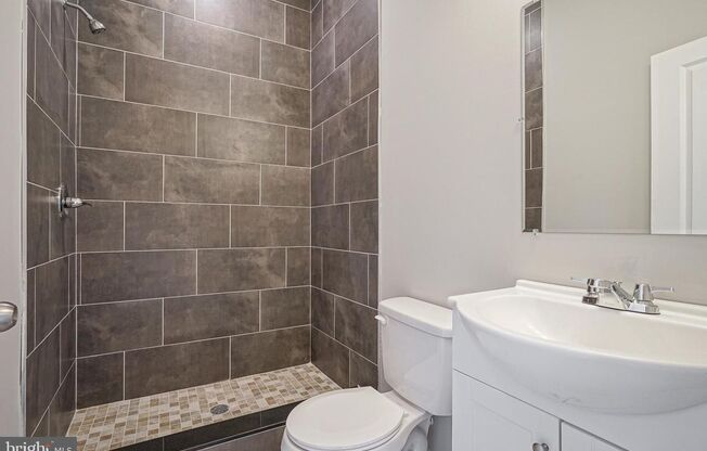 2 beds, 2 baths, 1,050 sqft, $1,595, Unit 1827-E