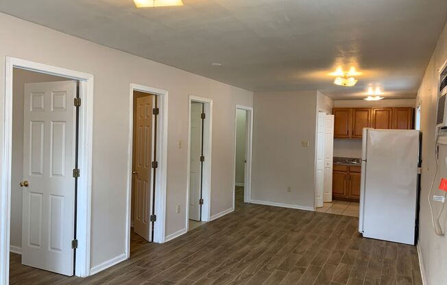 2 beds, 1 bath, 995 sqft, $995