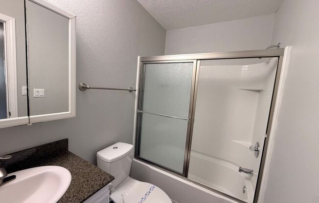 3 beds, 1.5 baths, 1,060 sqft, $3,300, Unit D07