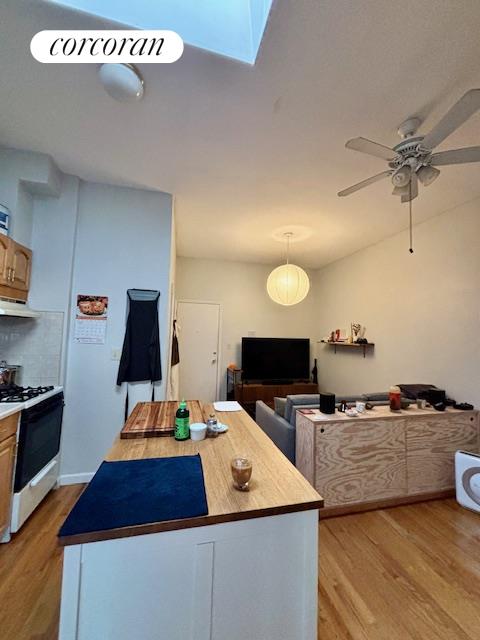 1 bed, 1 bath, $2,250, Unit 2R