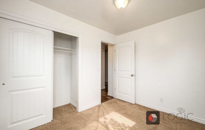 2 beds, 1 bath, 812 sqft, $1,600