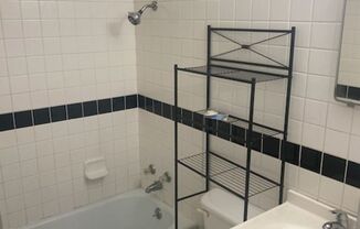 2 beds, 1 bath, $900