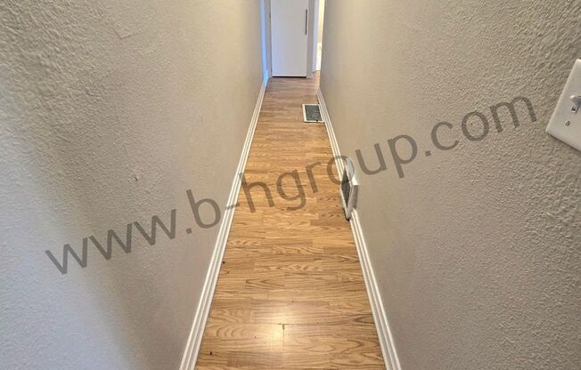 2 beds, 1 bath, 525 sqft, $1,095, Unit Apt 3