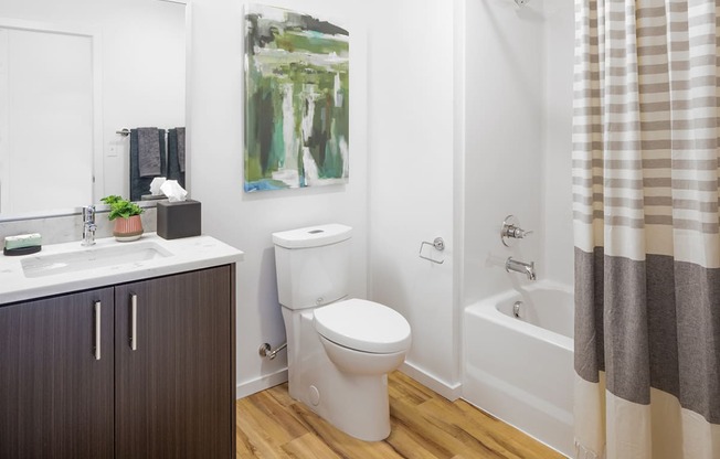 Slabtown Flats Apartment Bathroom