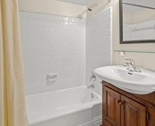 1 bed, 1 bath, 450 sqft, $3,950