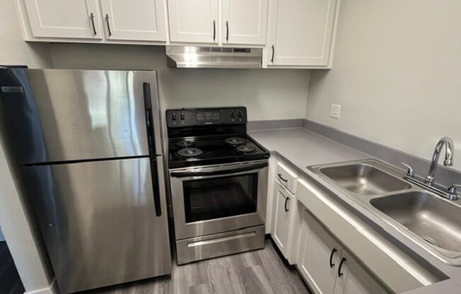 2 beds, 1 bath, 980 sqft, $1,545, Unit 351