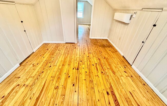 The "More Room to Roam" House: 4 Beds, 2 Baths, Plus a Bonus Space for All Your Dreams!