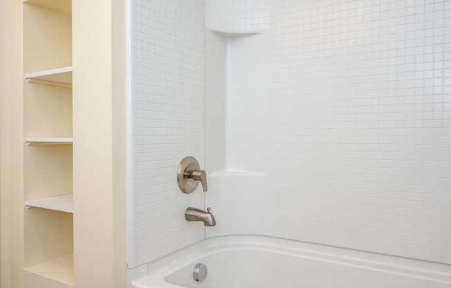 The Morgan| Shower and Bath Tub