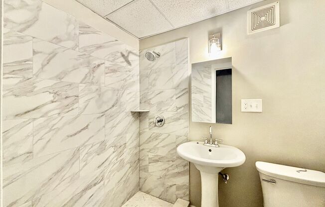 1 bed, 1 bath, 600 sqft, $1,050, Unit 1303-2