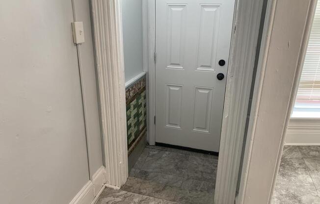 3 beds, 1 bath, 1,152 sqft, $1,550