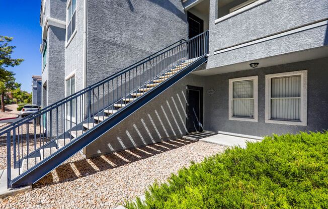 3 Bedroom Northwest Condo-Gate Community