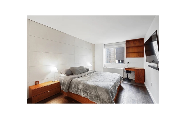 1 bed, 1 bath, 685 sqft, $5,000, Unit 6D