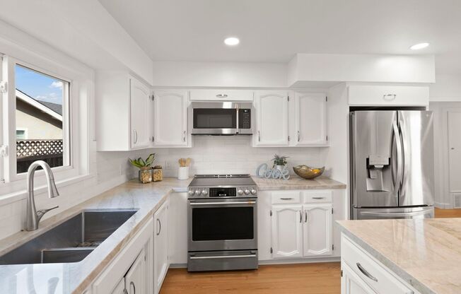 3438 CALVIN AVE