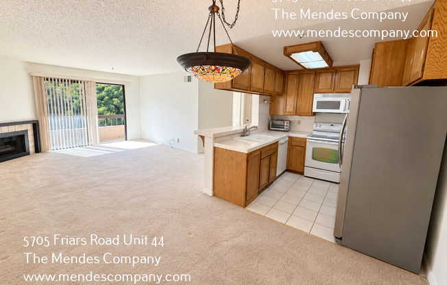 Unfurnished 2 bed/2 bath Condo – Gated Garage, A/C, Pool & Storage!