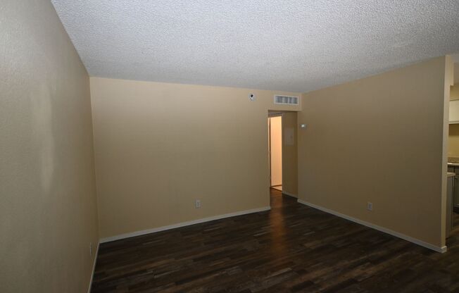 Recently remodeled North Las Vegas apartment- 1st floor-2 bedroom -NO PETS- 2508 McCarran