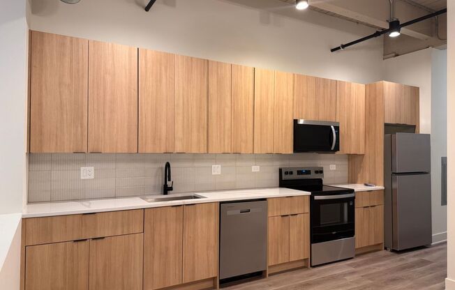 1 bed, 1 bath, 581 sqft, $2,349, Unit 702