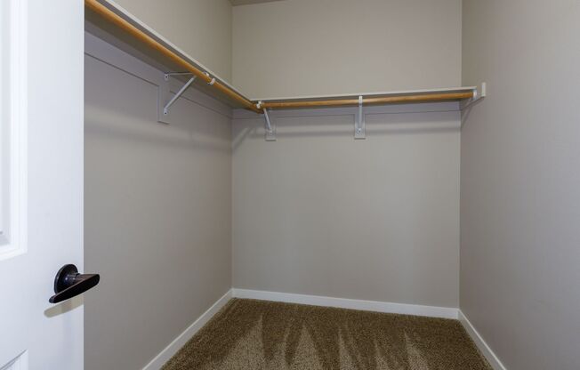 2 beds, 1 bath, 1,191 sqft, $1,915, Unit P204