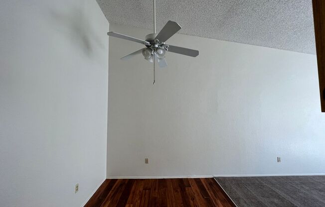 1 bed, 1 bath, 660 sqft, $1,800, Unit 76