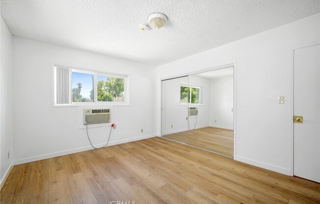 2 beds, 1 bath, 800 sqft, $1,900, Unit 7