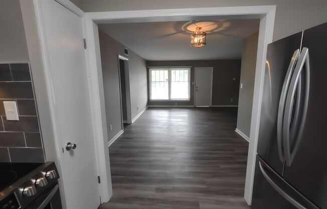 Newly Renovated Condo located in "Coventry Woods"!