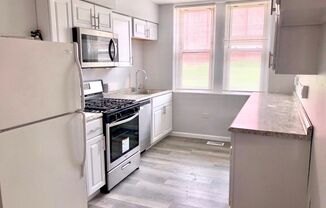 2 beds, 1 bath, 950 sqft, $925, Unit #1