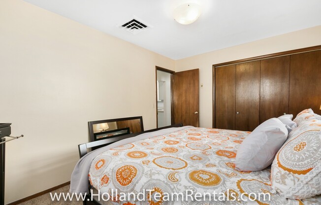 2 beds, 1 bath, $2,650