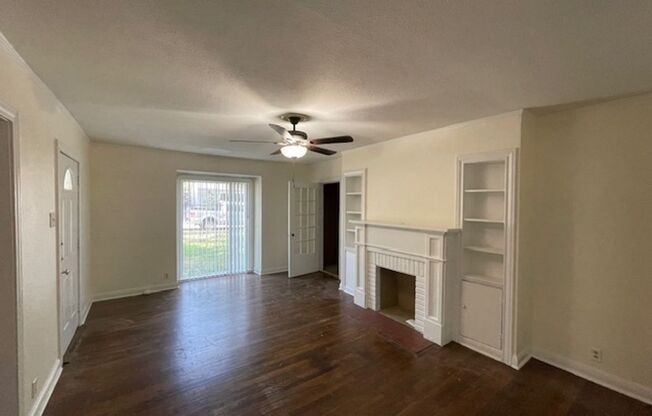 2 beds, 1 bath, $1,895