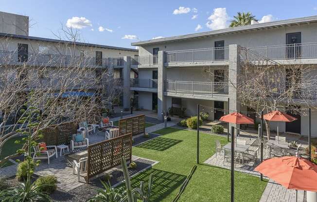 The Icon on Central Apartments in Phoenix, Arizona Exterior and Courtyard