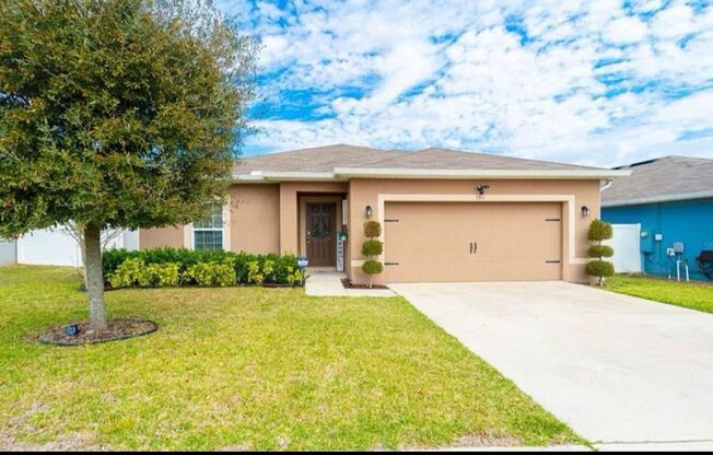 Beautiful 4-Bedroom Home in Sought-After HIGHLAND PLACE Community!