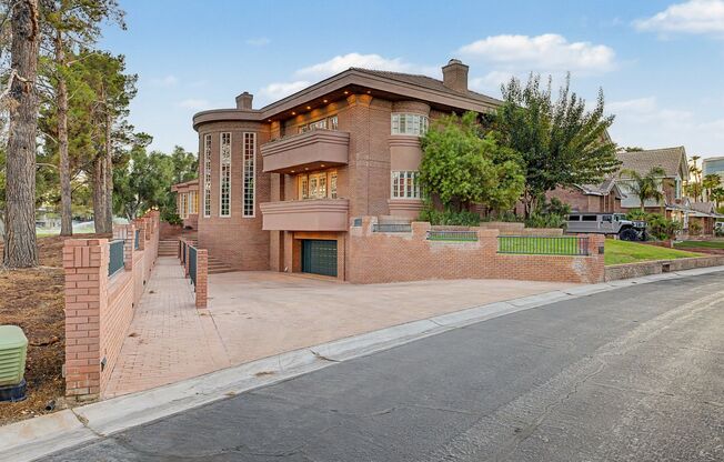 1105 BROADMOOR