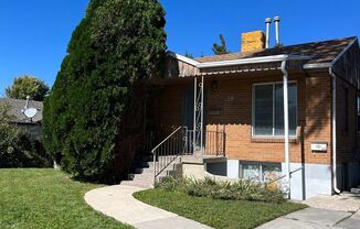 Cute 2 bedroom Duplex For Rent!!