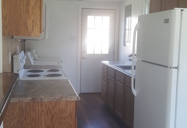 3 beds, 1 bath, $1,650