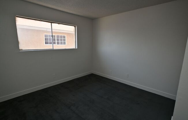 2 beds, 1 bath, $1,200