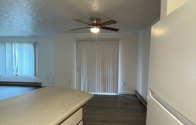 2 beds, 1 bath, 902 sqft, $1,150, Unit H - 085*