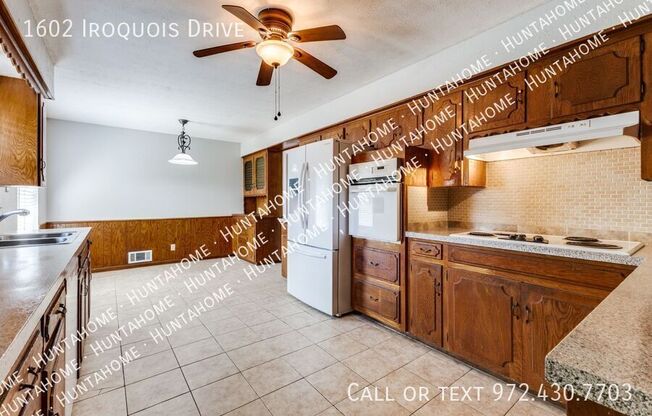 1602 IROQUOIS DR