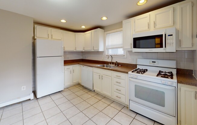 22 24 KELLEY CT