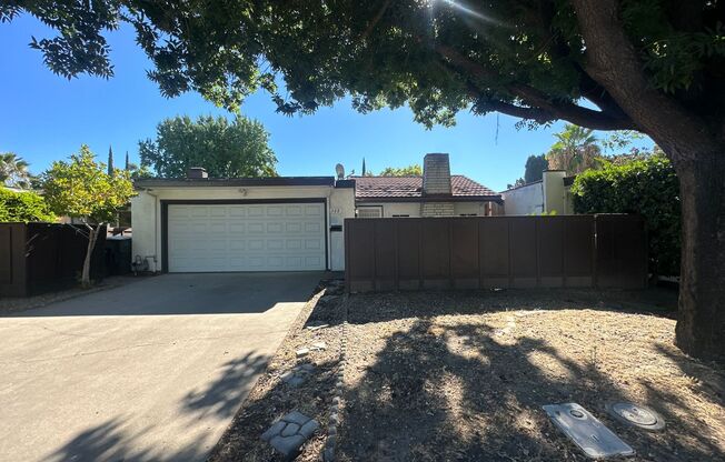 308 N RIVERSIDE DR