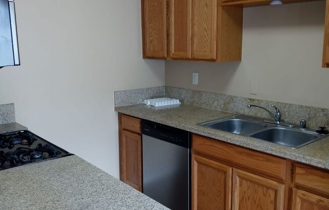 2 beds, 1 bath, 800 sqft, $2,000, Unit 223B