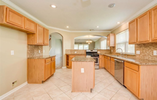 3904 IVYWOOD DR