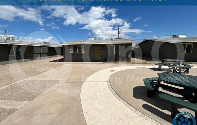 2210 W DEVONSHIRE AVE