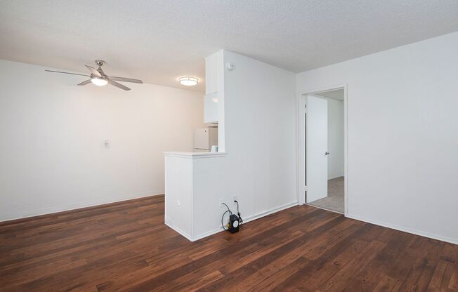 1 bed, 1 bath, $1,795, Unit 28