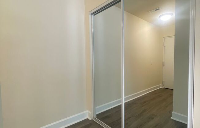 2 beds, 2 baths, 1,000 sqft, $1,975, Unit 14225 #102